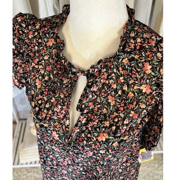 BB Dakota by Steve Madden Women's Size M Black Floral Ruffle Sleeve Blouse #0322 - Picture 2 of 13